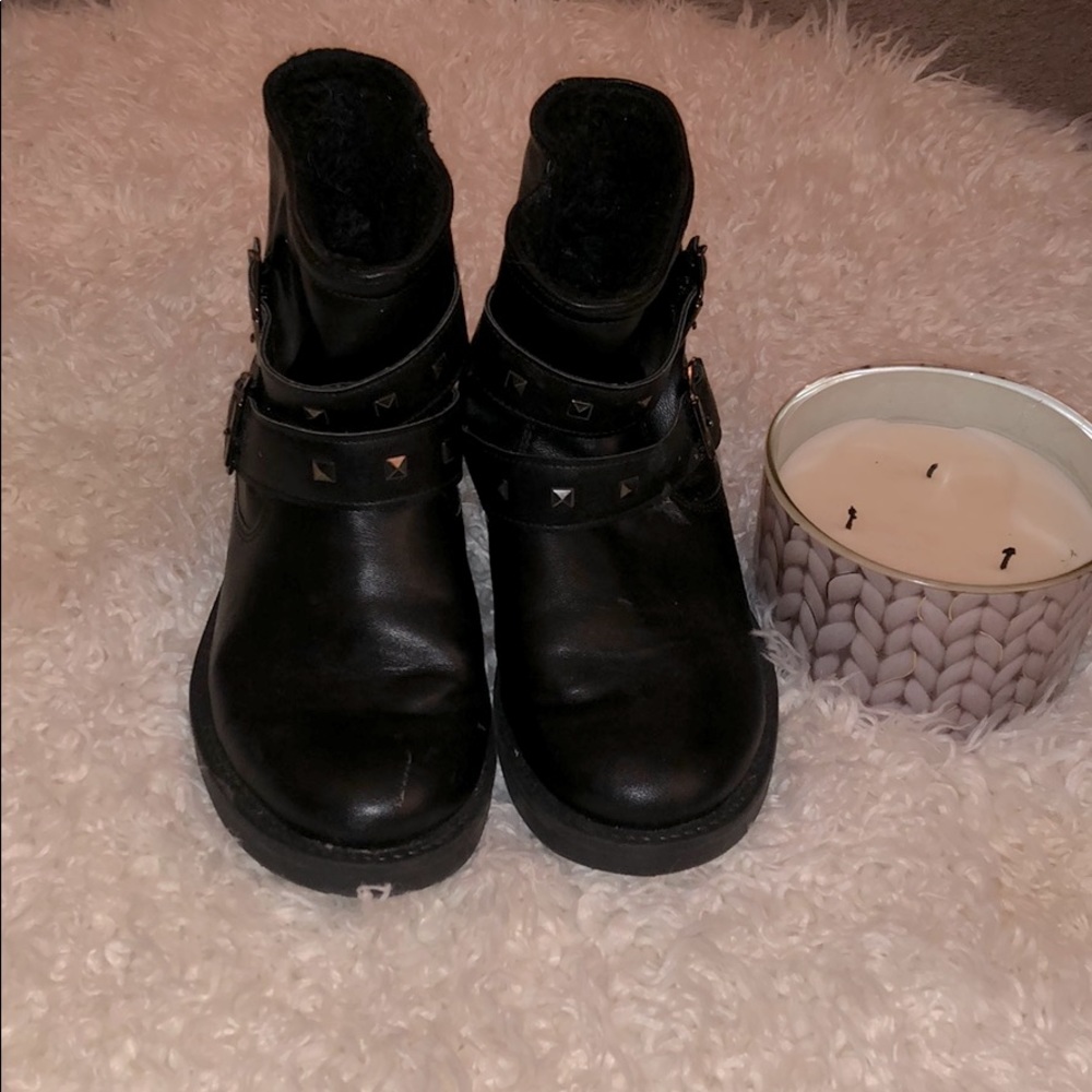 Black Ankle Boots with Fleece Lining inside
